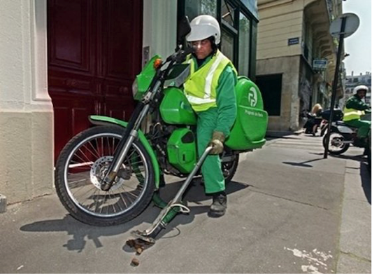 The Moto Crotte - a robotic method invented to clean up the crottes but it too was a costly and time-wasting flop