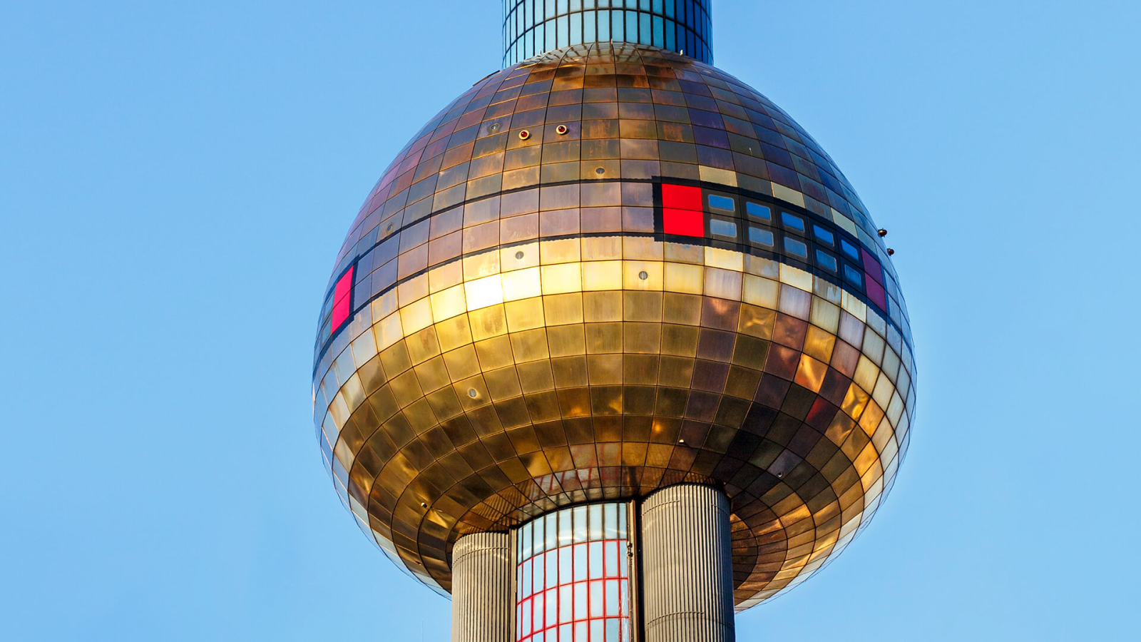Golden dome of the Spittelau incineration plant by Vienna's green visionary, artist and architect, Friedensreich Hundertwasser