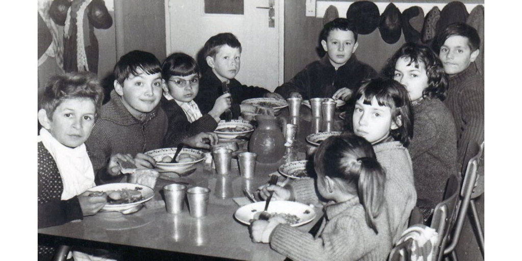 French children enjoy alcohol at school in the 1940s